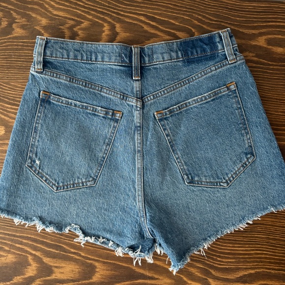 Abercrombie 90’s Relaxed Cutoff Short - Picture 4 of 6